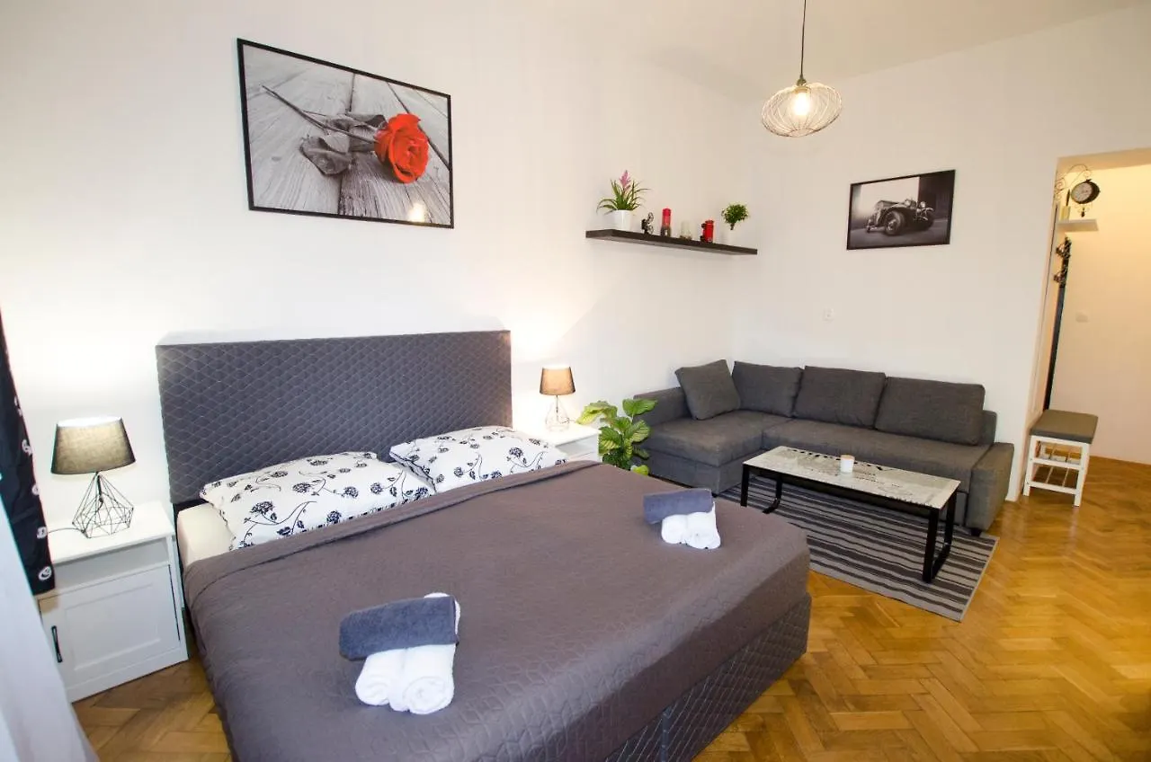 Exlusive Apartment Paris Style Prague Czech Republic